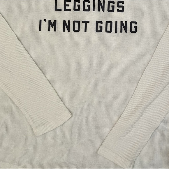 Pink VS long sleeve top - Picture 4 of 5